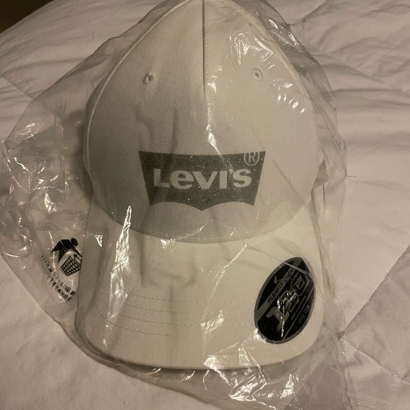 Adjustable Levi’s hat - Picture 4 of 4